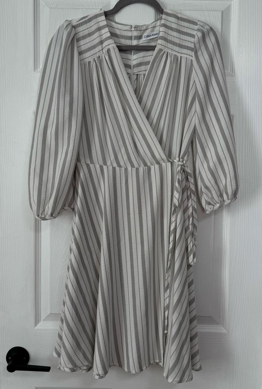 Calvin Klein Women's White Gray Striped Surplice Faux Wrap Dress Size 4